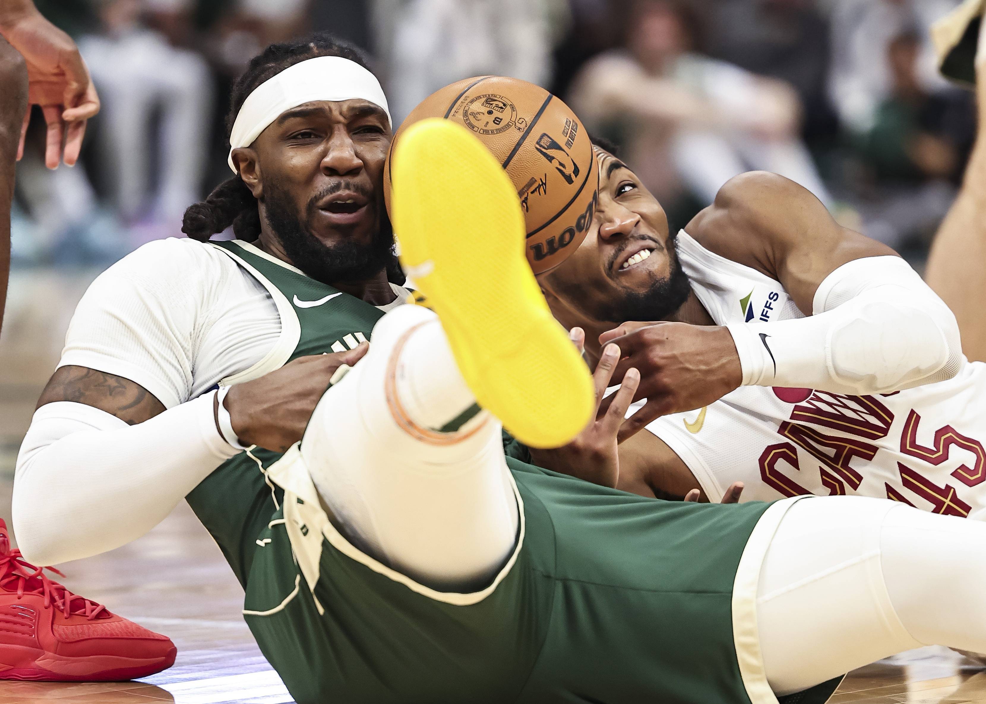 Leisu Sports-包含密尔沃基雄鹿内部会议纪要流出——冲刺阶段门线救险，NBA常规赛使命明确，数据趋势出现新变化的词条