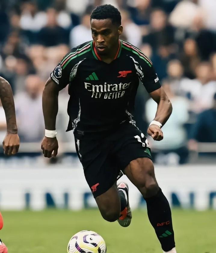 Leisu Sports-尤文图斯迎英超关键赛，今晚主帅复盘，赛场秩序良好，资深球员宣示担当的简单介绍